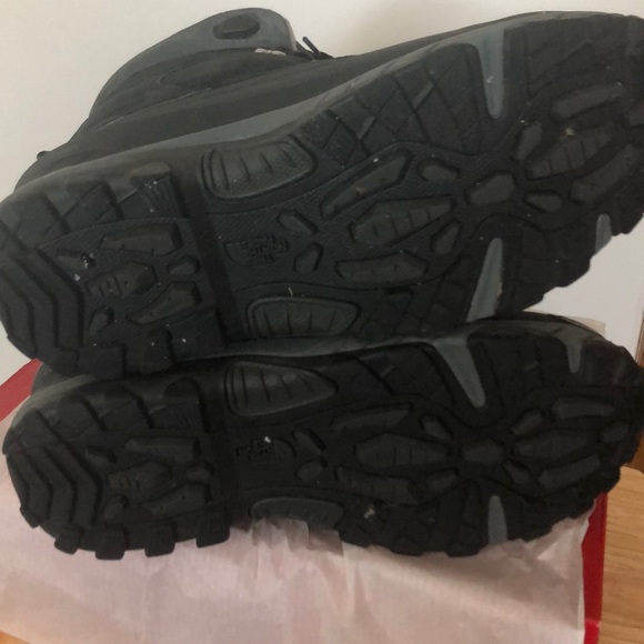 Men’s NorthFace Boots - Picture 5 of 6